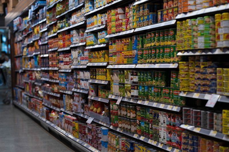 Canned and preserved foods in retail and catering tins